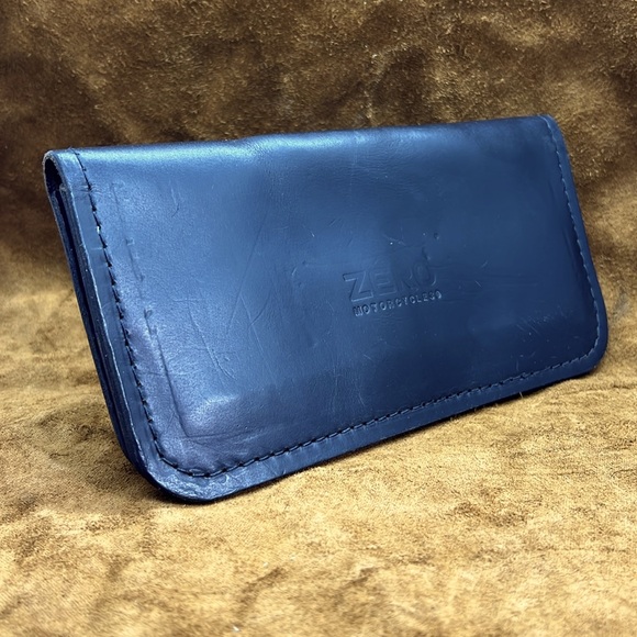 Zero Motorcycles Black Robust Leather Wallet - Picture 1 of 7